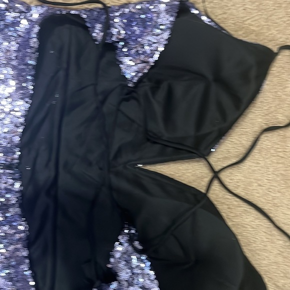 Homecoming Mini Dress, silvery-purple sequins, backless, stretchy - Picture 4 of 9